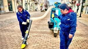 Русе рекламира електрическа прахосмукачка, а булевардите затъват в кал