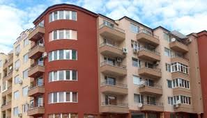 Имотният пазар изстива: Русе води спада, сделките падат рязко в София, Пловдив и по морето