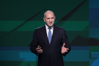 Румен Радев представи &bdquo;Прогресивна България&ldquo;: AI контрол на бюджета и удар по олигархията (СНИМКИ+ВИДЕО)