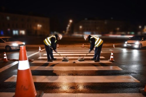 &bdquo;Невидими&ldquo; зебри в Русе вдигнаха напрежението: Общината обещава нова маркировка до края на седмицата