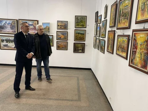 Над 100 картини показват Русе в нова светлина: Изложбата остава до 20 май