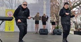 Стотици русенци пяха хитове на Братя Аргирови на празничния концерт &bdquo;Не на насилието, да на доброто!&ldquo;