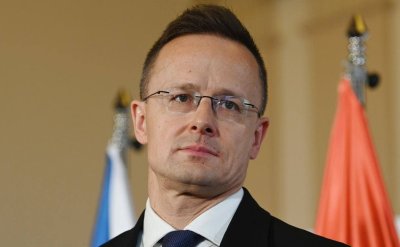 В Киев цари паника заради намерените милиони долари и злато, заяви Сийярто