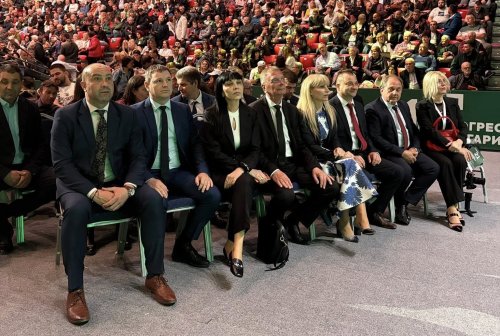 Русенските кандидати за народни представители бяха сред 15 000 души, препълнили зала &bdquo;Арена 8888&rdquo; в София за закриването на предизборната кампания на &bdquo;Прогресивна България&rdquo;