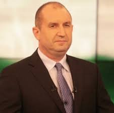 Румен Радев поздрави българките за 8 март