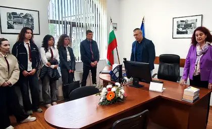 Съдът в Русе отвори врати: Ученици разпределяха дела, студенти разиграха процес за магистралата