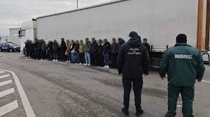 Заловиха над 40 нелегални мигранти на &bdquo;Дунав мост 2&ldquo;: Част от тях са регистрирани за убежище в България