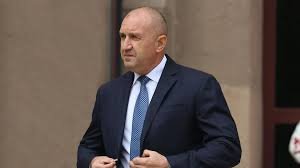 Румен Радев призова правителството да преразгледа запасите от петрол, горива и газ в условията на криза