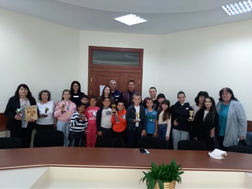 Кубрат отличи учители и ученици за &bdquo;позитивна превенция&ldquo; срещу зависимости и рисково поведение