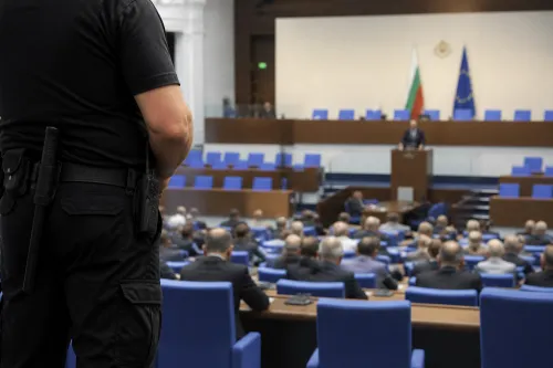 Народното събрание прие промени за частната охрана на първо четене