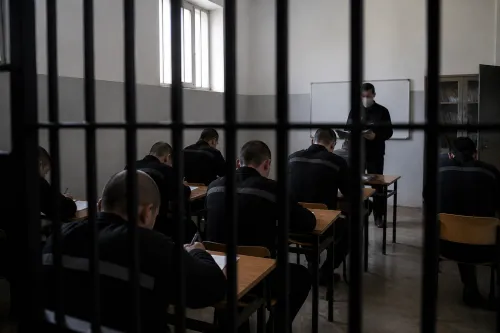 Министерството на правосъдието отчете 838 ученици в затворите