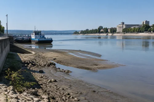 Дунав пада още при Русе и Оряхово, предупреждават корабоплавателите