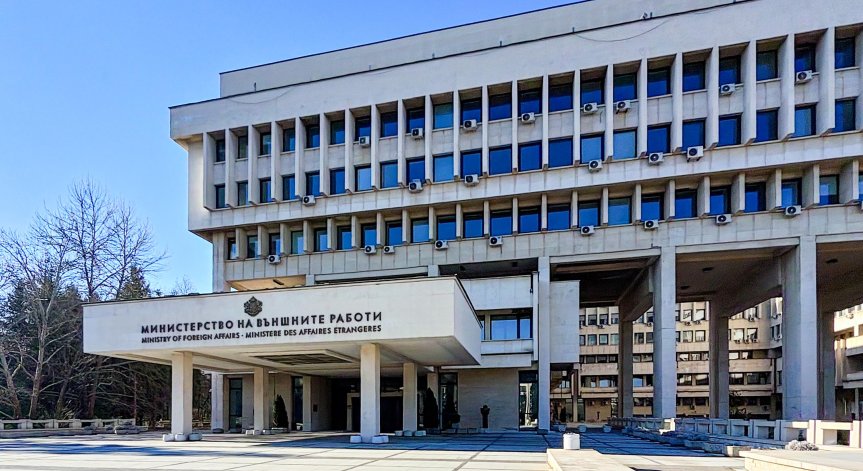 Над 1200 българи изведени от Близкия изток: МВнР стяга нови полети, проблемите в региона остават