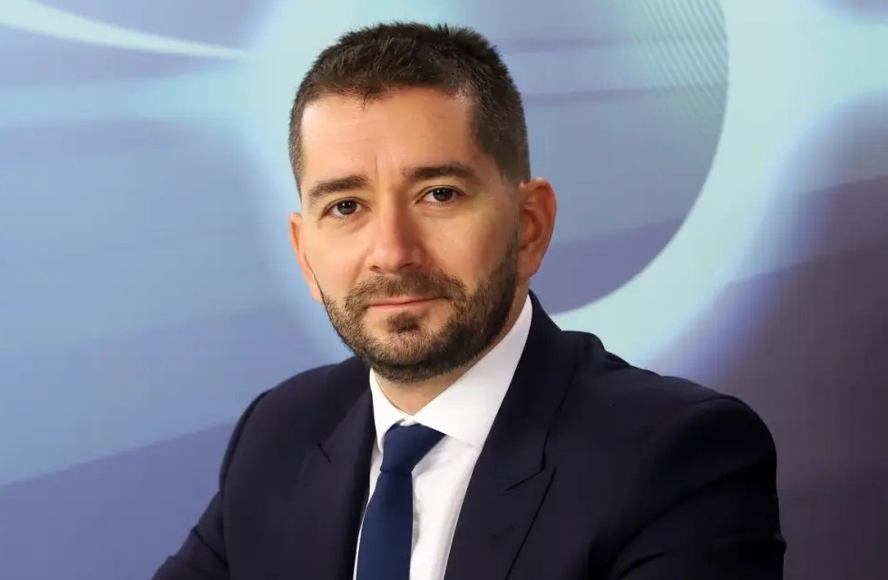Слави Василев с нестандартно предизвикателство: Кани Борисов да &bdquo;преплува Дунав&ldquo;