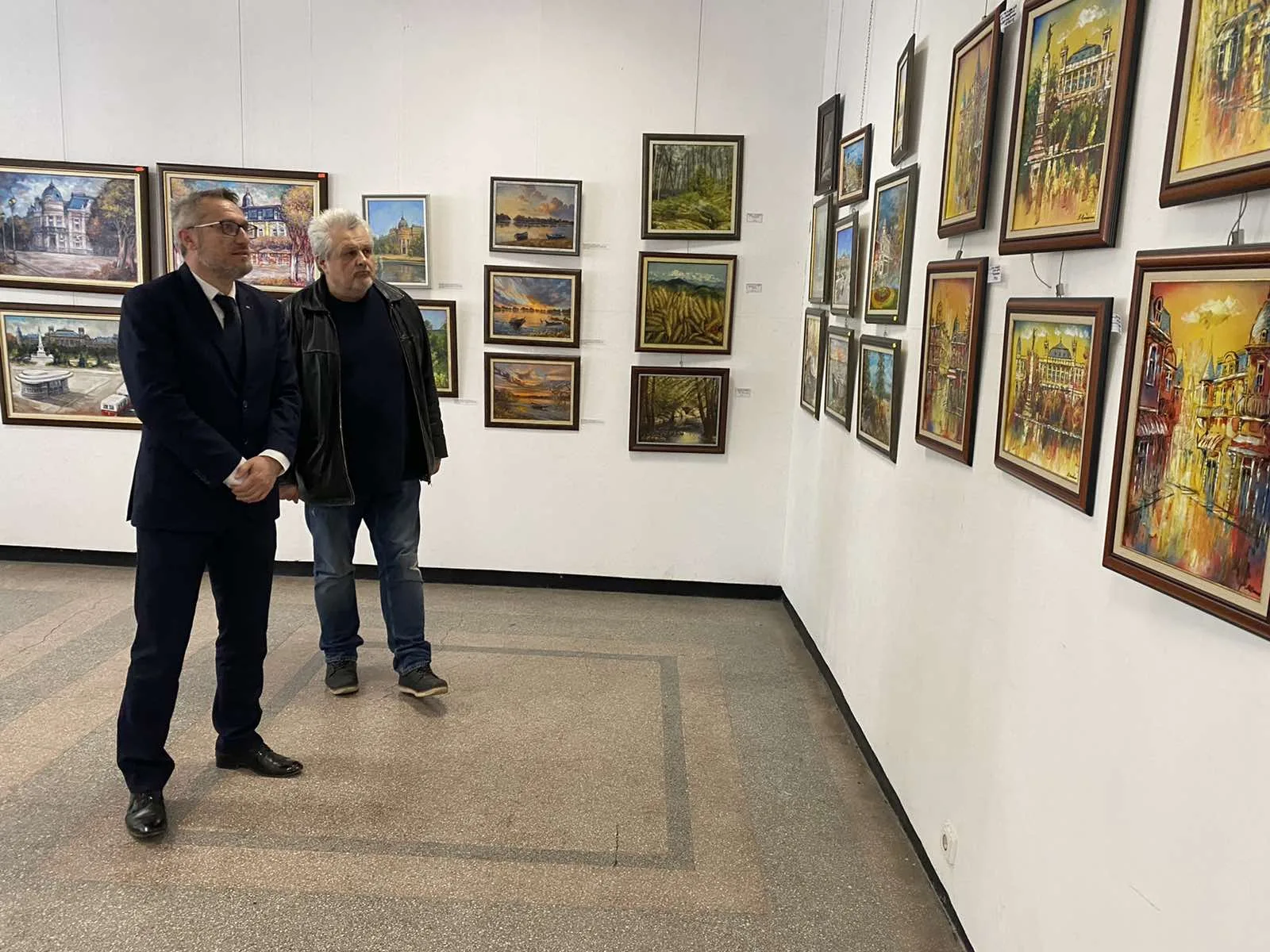 Над 100 картини показват Русе в нова светлина: Изложбата остава до 20 май