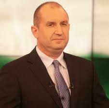 Румен Радев поздрави българките за 8 март