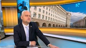 Ескалация в Кърджали: Партийна група, водена от кмета, опита да нахлуе в полицията след арест на пощенски шеф