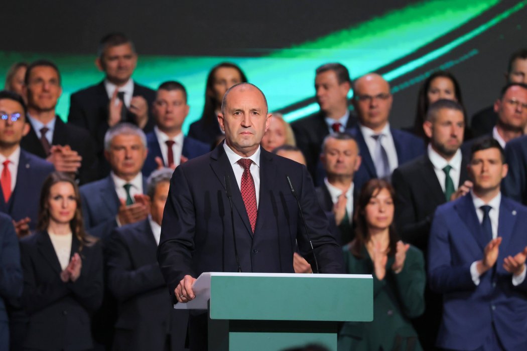 „Мяра“: Радев дърпа напред с 16 пункта пред ГЕРБ, активността расте над 3 млн. души