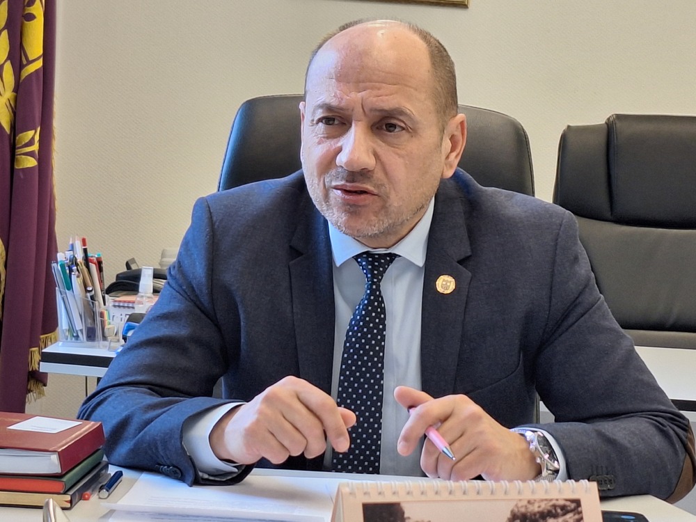 Кметска лакомия за власт: как Страцимир Петков се озова начело на Футболен клуб Ловеч
