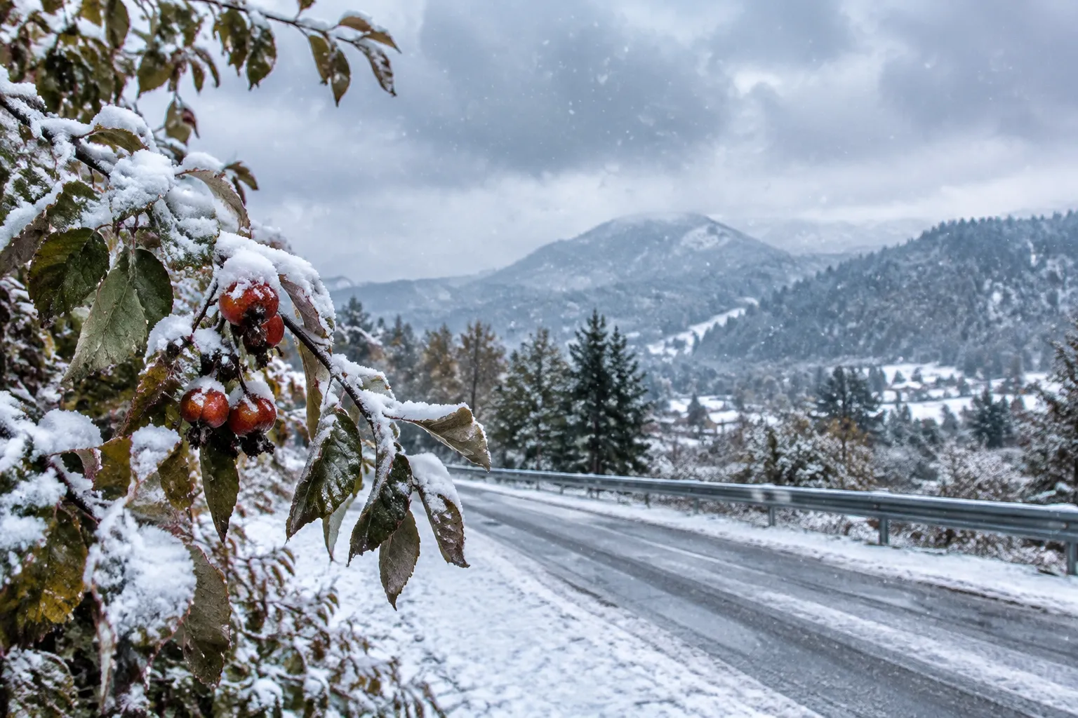 Първи сняг в Румъния: Meteo Balkans предупреждава за слани у нас