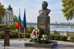Русе откри паметен знак на Стоян Михайловски