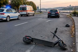 МВР издирва шофьор, блъснал тротинетка с двама във Ветово