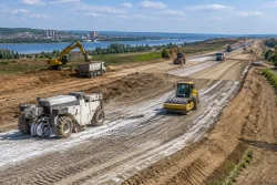 Обходът на Бяла напредва с пилоти и стабилизация на почвата