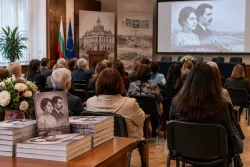 Държавен архив – Русе разпродаде книгата за Лора и Яворов